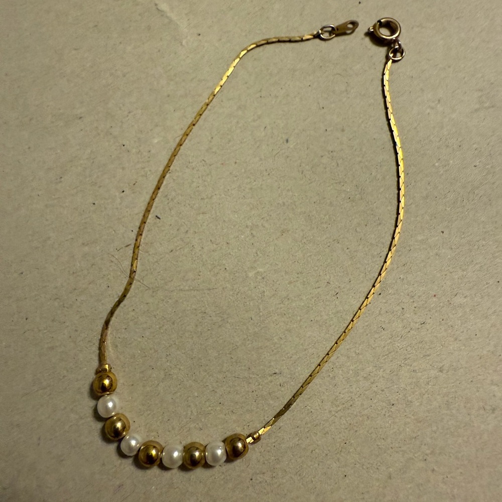 Elegant Gold and Faux Pearl Bracelet/Anklet